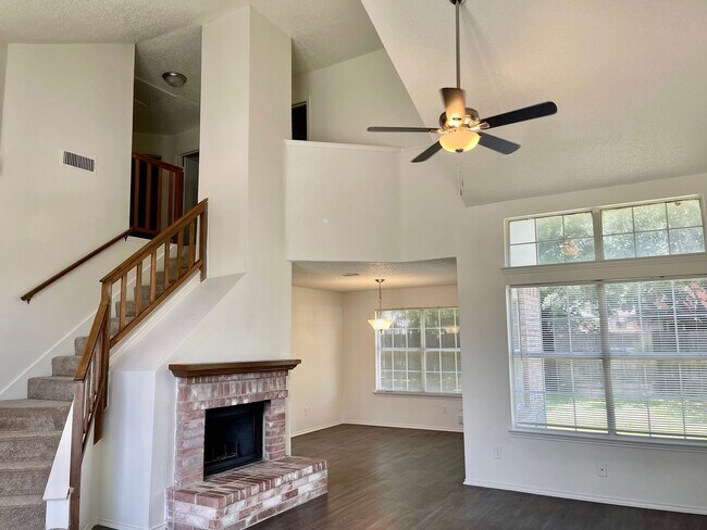 Foto del edificio - Nice 2 Story Home in Arlington ISD