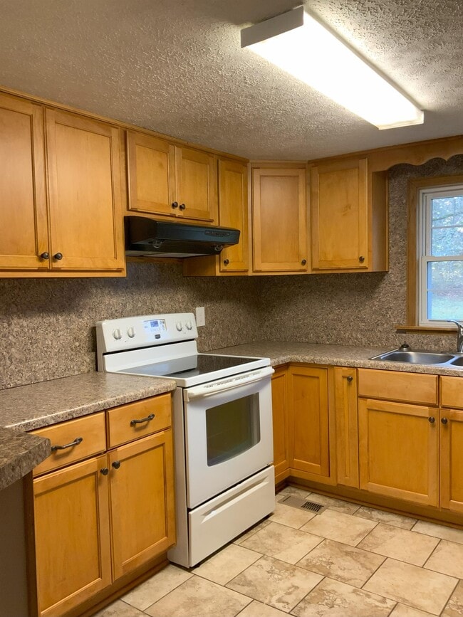 Building Photo - 1590 Waterworks Rd