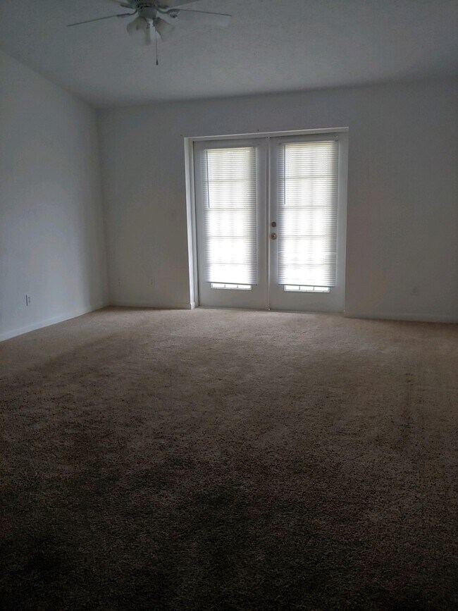 Foto del edificio - 2200 W Silver Hill Ln