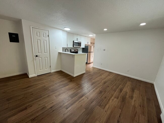 Building Photo - 165 S Clarkson St