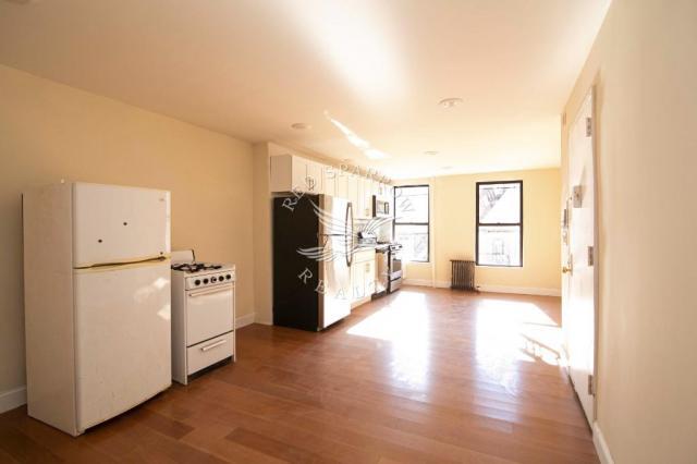 Foto principal - 2 bedroom in NEW YORK NY 10035