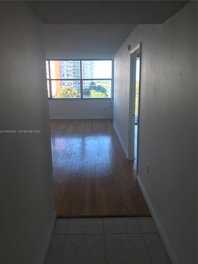 Foto del edificio - 1200 NE Miami Gardens Dr