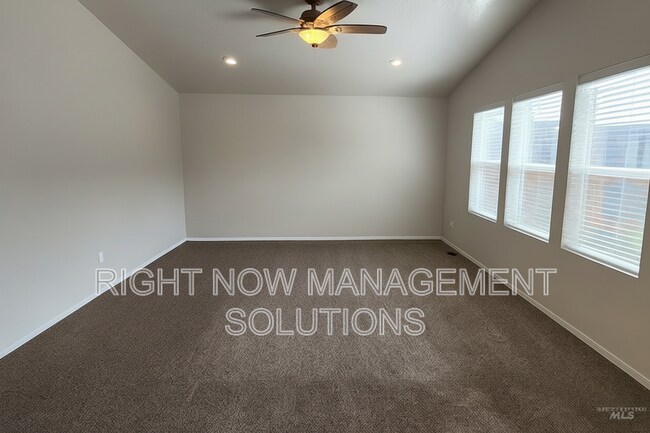 Building Photo - 25 S Shumway Ave