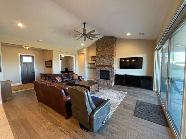 Building Photo - APPLY NOW - 5386 Rocky Vista Dr