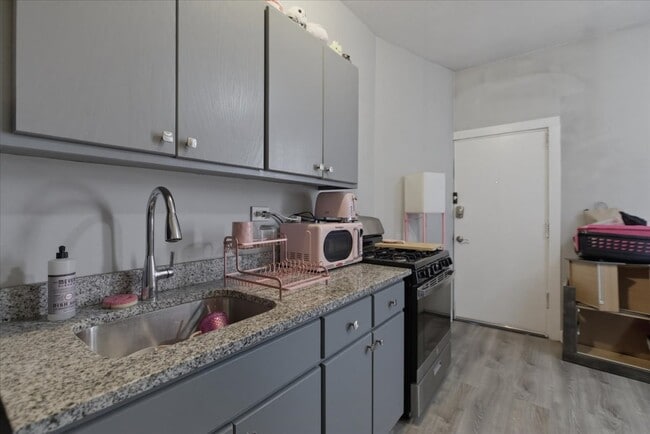 Building Photo - 5018 S Blackstone Ave