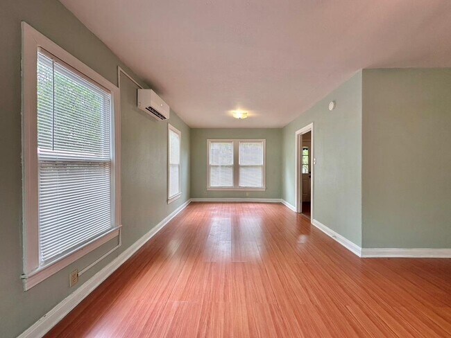 Foto del edificio - 914 E 39th St