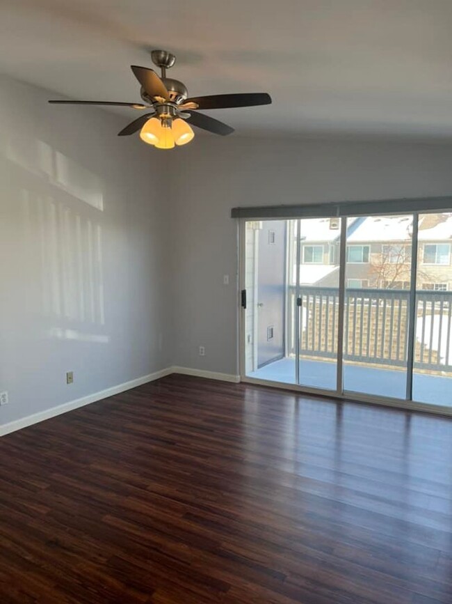 Building Photo - Welcome home!  Newer carpet and paint! 2 b...