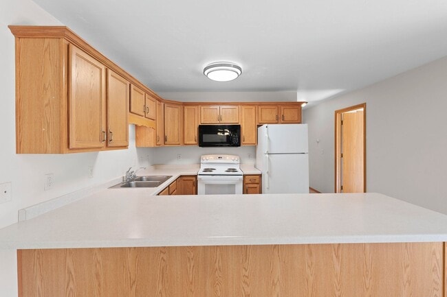 Building Photo - 2 Bedroom 2 Bathroom Upper 1 Car Garage