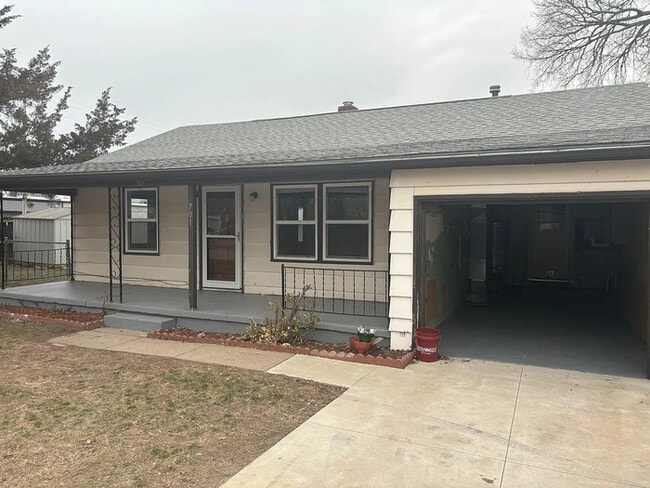 Building Photo - Westside Home For Rent 2 bed 1 bath
