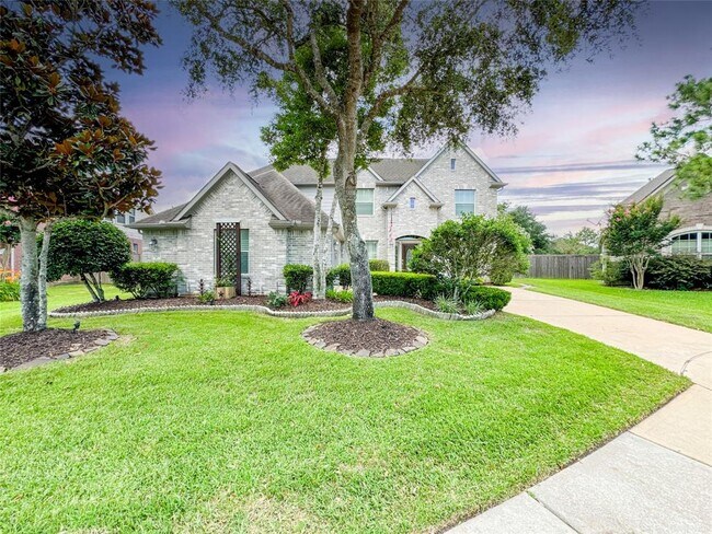 Foto del edificio - 5224 Hidden Brook Ln