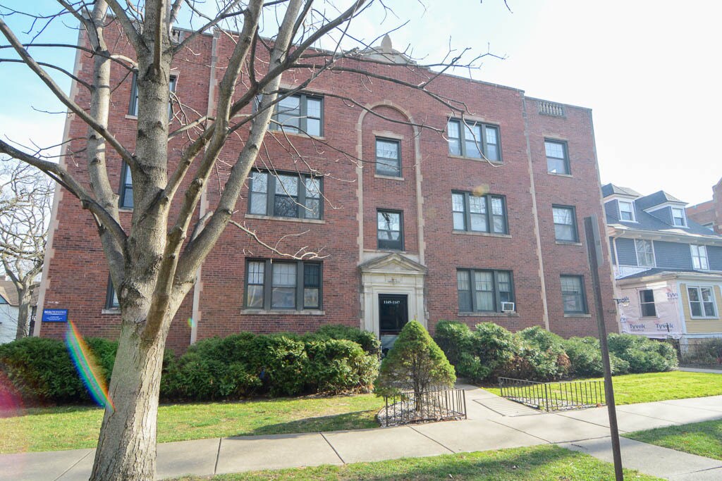 1145 Maple Ave Unit 4, Evanston, IL 60202 Condo for Rent in Evanston