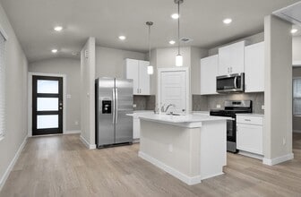 Building Photo - 18612 Hillswood Dr