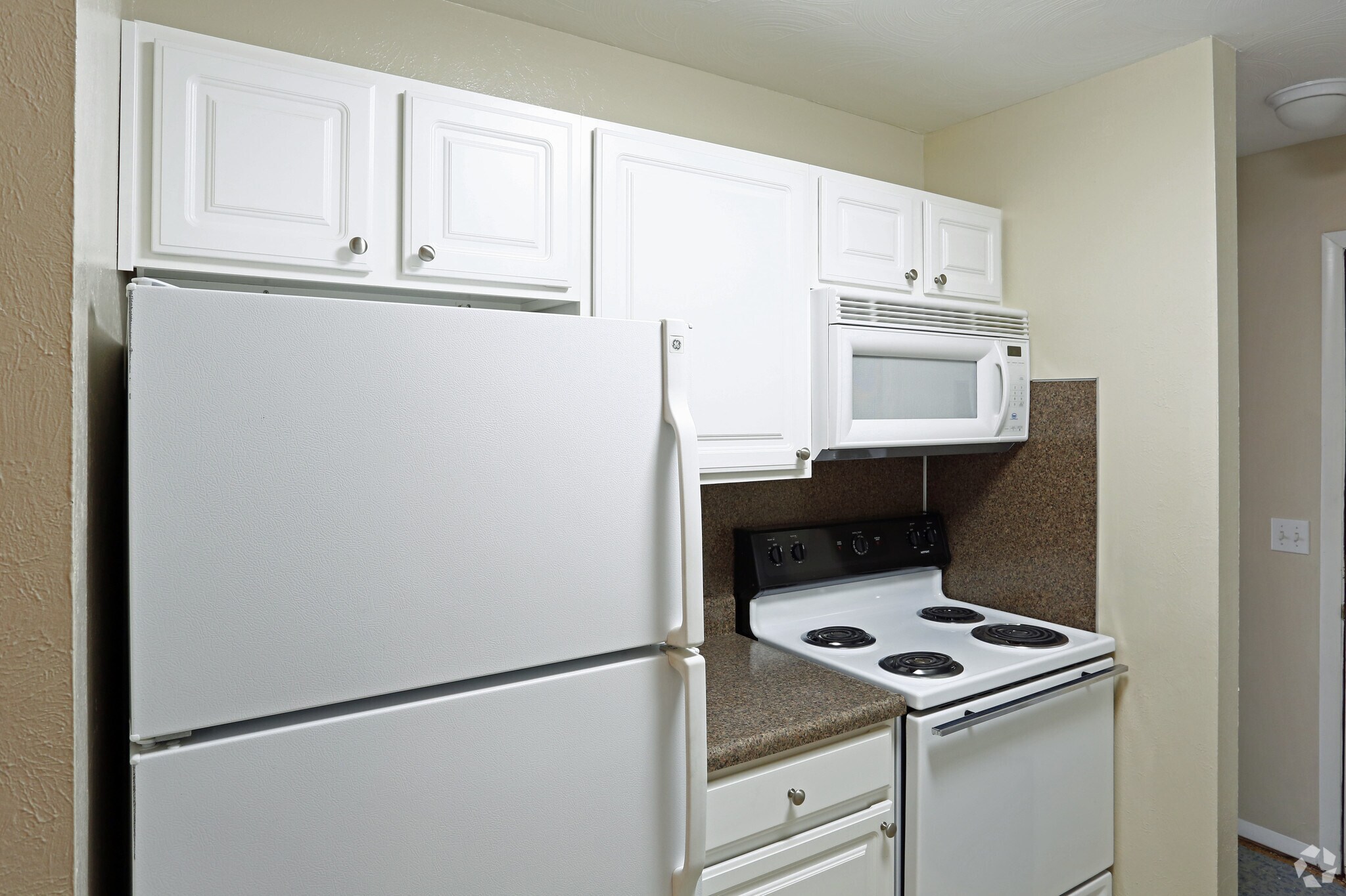 Oak Hill Apartments – photo 2
