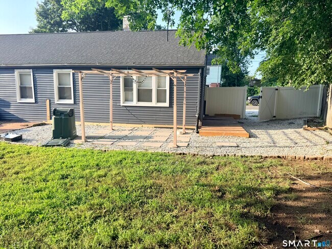Building Photo - 68 Alexander Dr