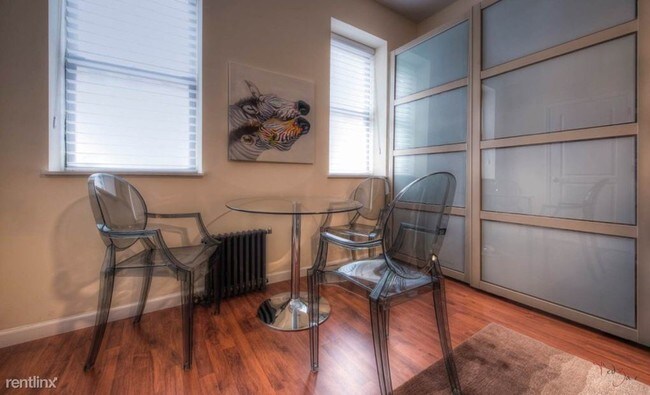 Foto del edificio - 2 br, 1 bath Apartment - 3130 Brighton 6th St