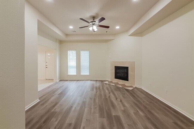 Foto del edificio - 6115 Oak Bay Dr