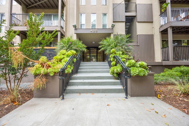 Photo - 425 Orange St Townhome