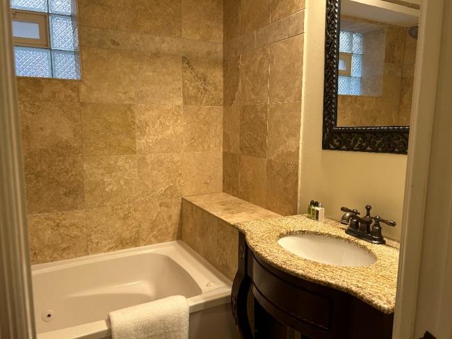 Foto del edificio - 403 W Eugenie St