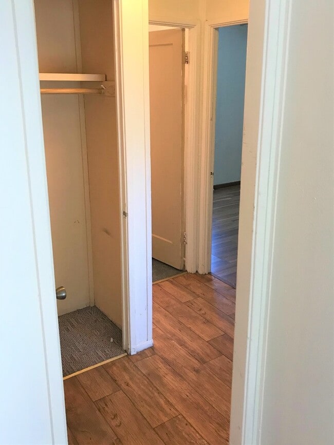 Building Photo - 728/730 Lee Ct.