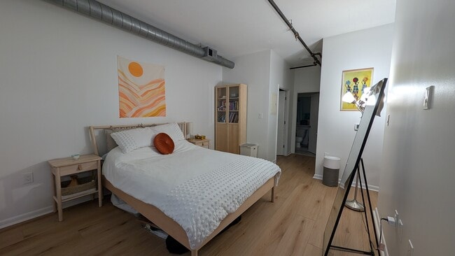 Building Photo - 1300 N St NW