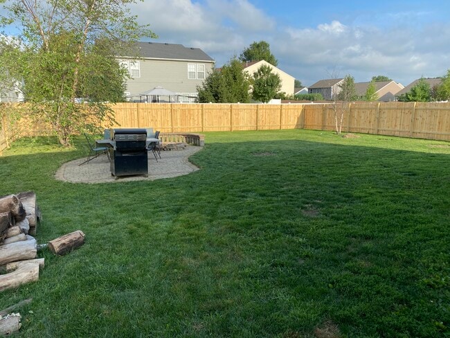 Building Photo - 1231 Maple Trace Way