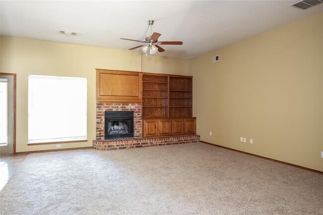 Foto del edificio - 1817 Fox Hunt Ln