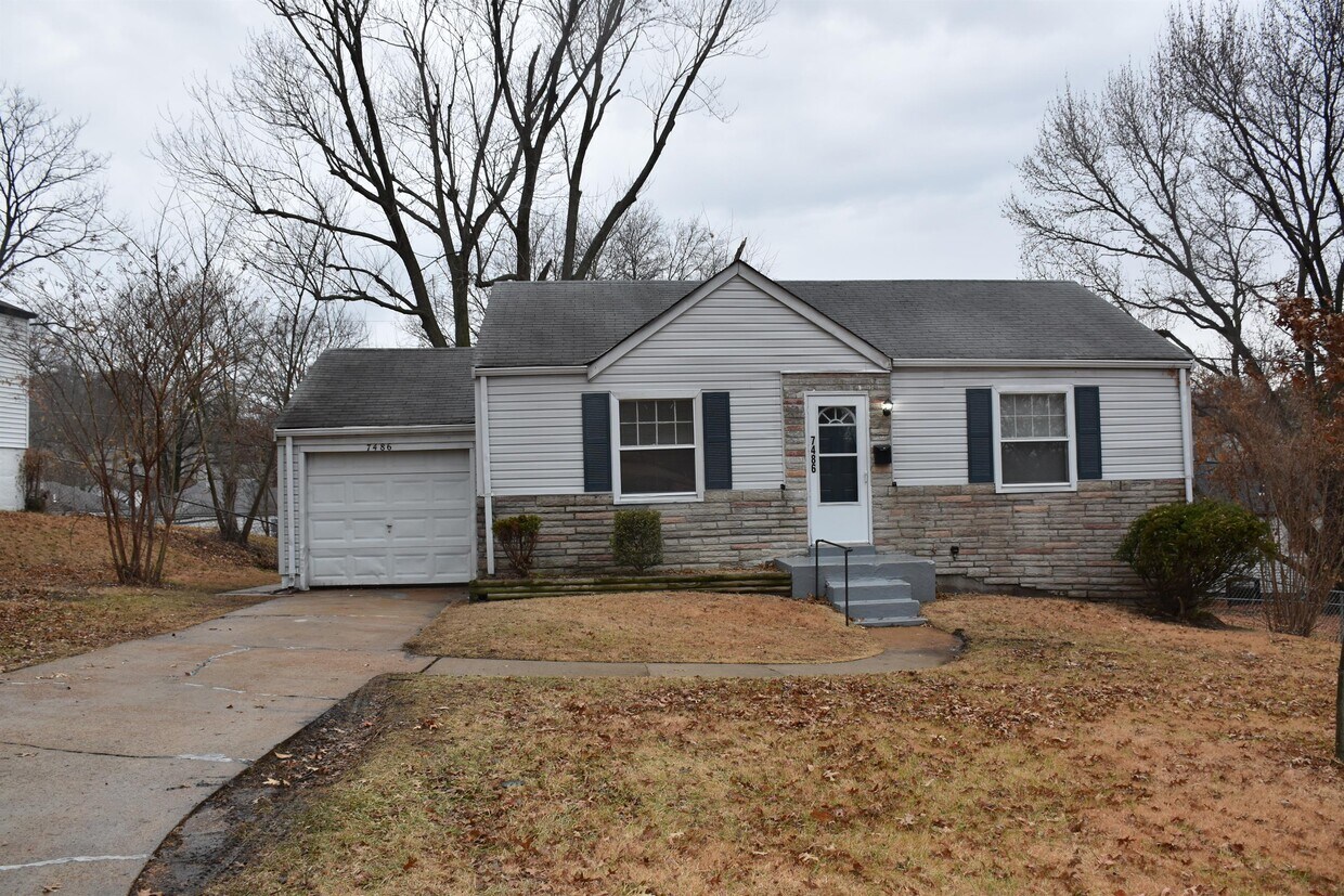 7486 Sharon Dr, Country Club Hills, MO 63136 House Rental in Country Club Hills, MO