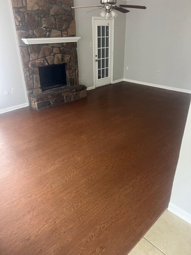 Foto del edificio - 4894 Northdale Dr