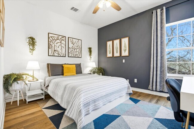 Foto del edificio - 104 Anderson Ave