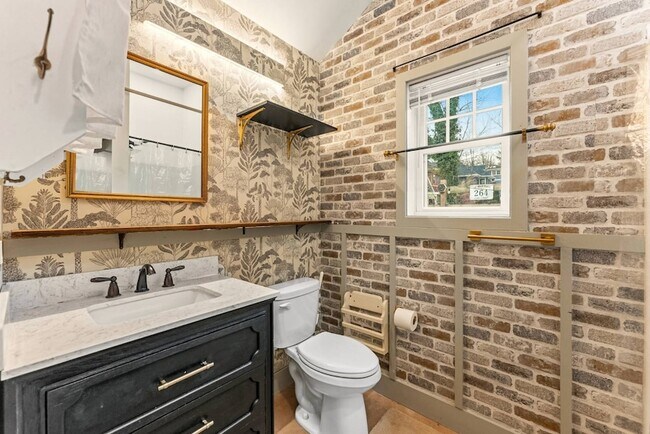 Foto del edificio - 264 Lake St