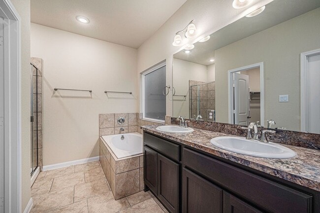 Foto del edificio - 12153 Goliad Ln