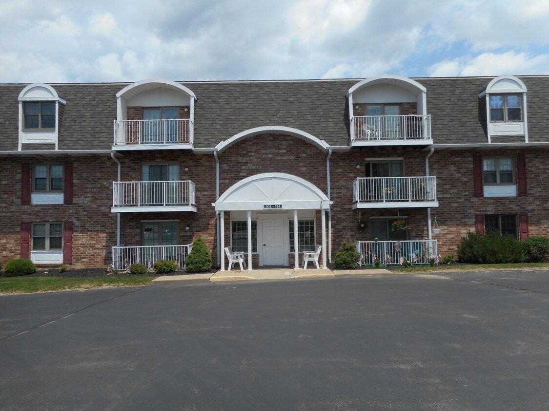 Main Entry - 508 Clubhouse Dr
