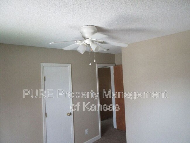 Building Photo - 10745 Rowland Ct