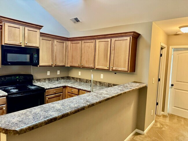 Building Photo - 2 bed, 2 bath townhome in Calera