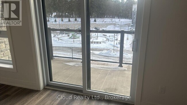 Photo du bâtiment - 1100 Lackner Pl