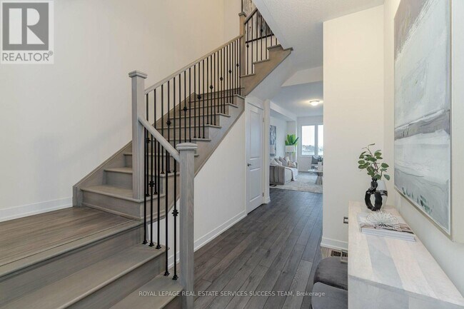 Building Photo - 1496 Rose Way