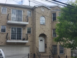 Building Photo - 403 New St