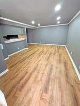 Building Photo - 2206 E 66th Pl