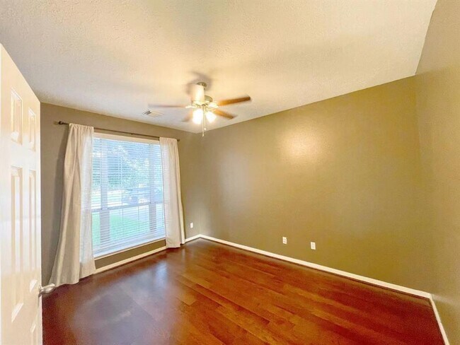 Building Photo - 10815 Lake Raven Ct