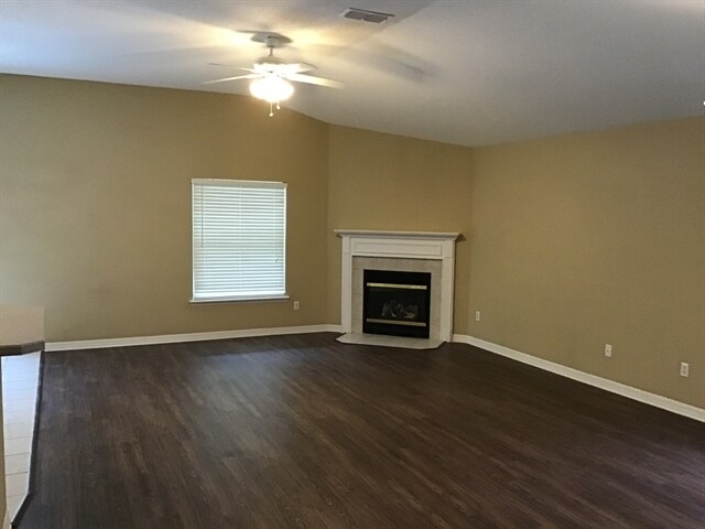 Foto del edificio - 1680 Austin Ln