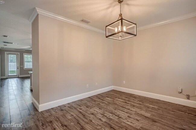 Building Photo - 3 br, 2 bath House - 1516 E North Street UNIT