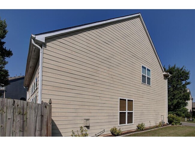 Foto del edificio - 5515 Carrington Pl
