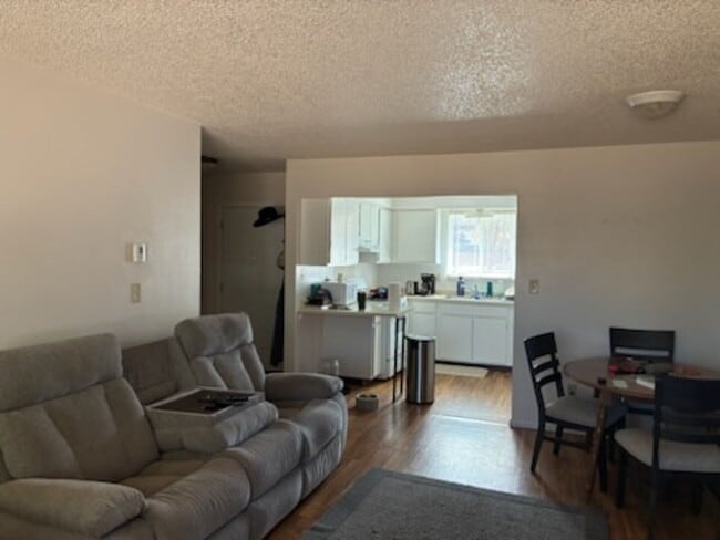 Foto del edificio - Remodeled 2 Bed 1 Bath Duplex in North Fort Collins!