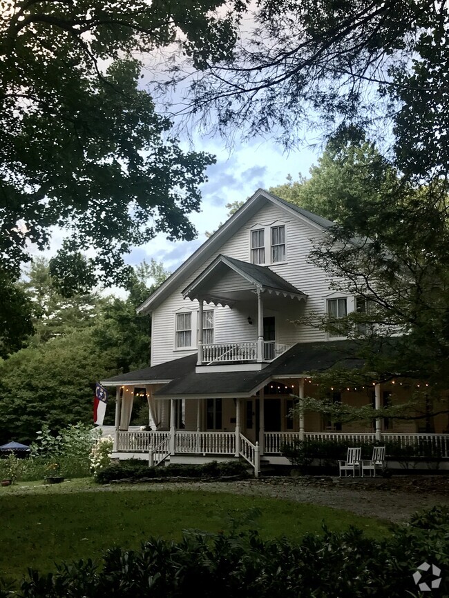 Building Photo - 2810 Greenville Hwy