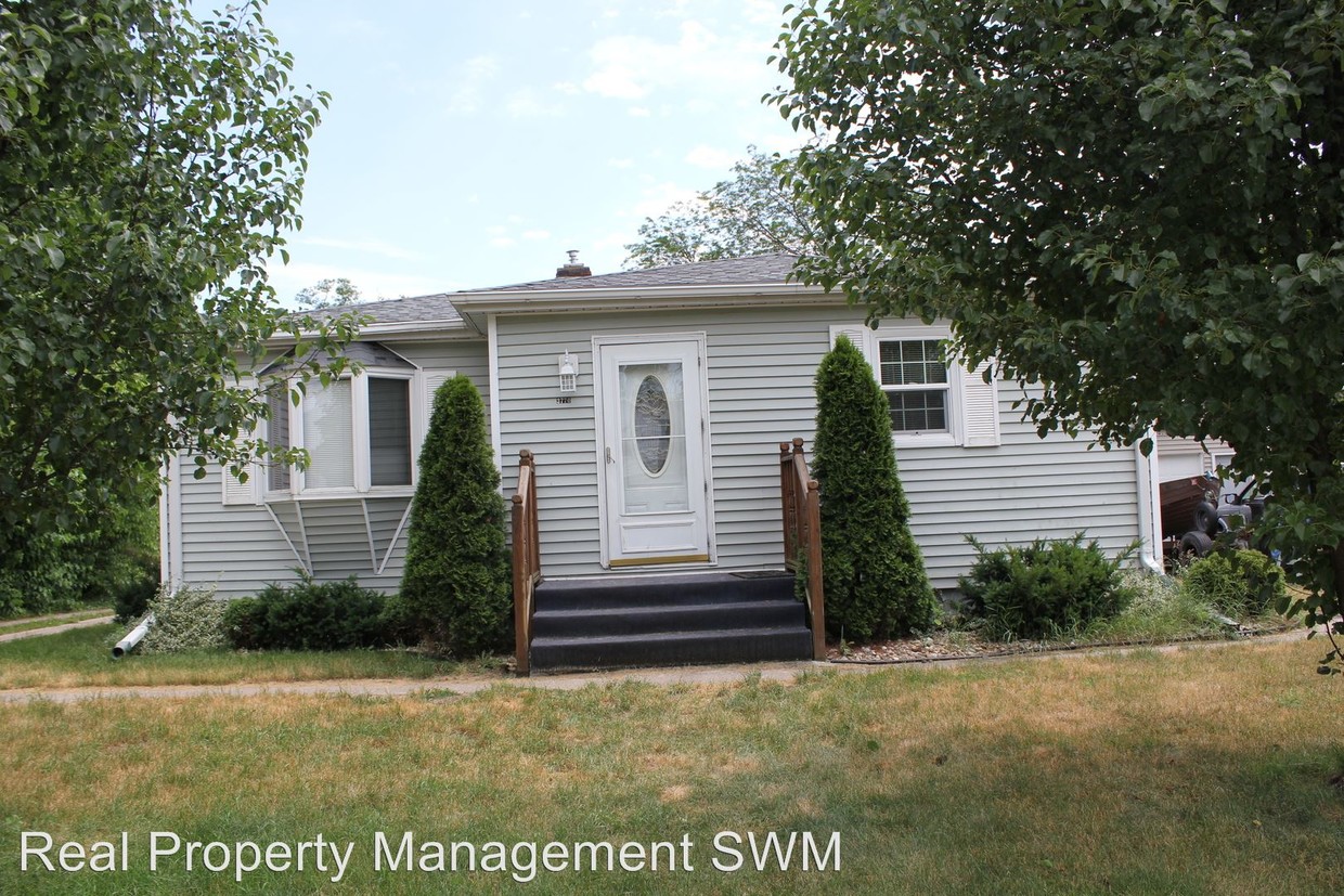 Foto principal - 2 br, 1 bath House - 3770 School St