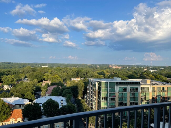 Foto del edificio - 923 Peachtree St NE