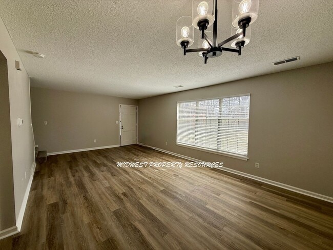 Foto del edificio - Stunning 2 Story townhome