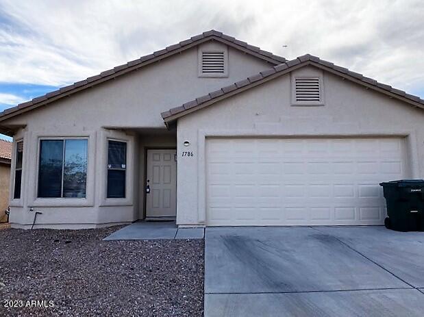 Foto principal - 1786 Silverado Dr