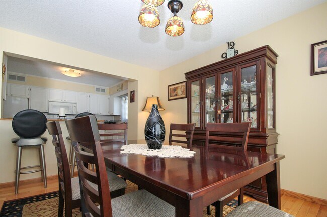 Foto del edificio - 12409 Birnamwood Ct