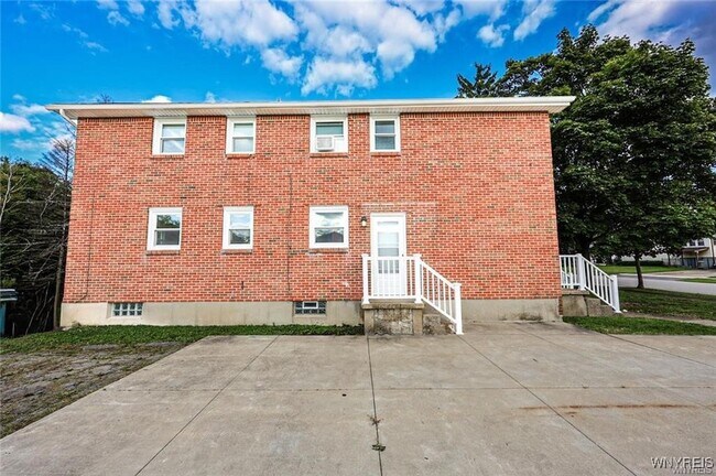 Foto del edificio - 862 Falcon Dr